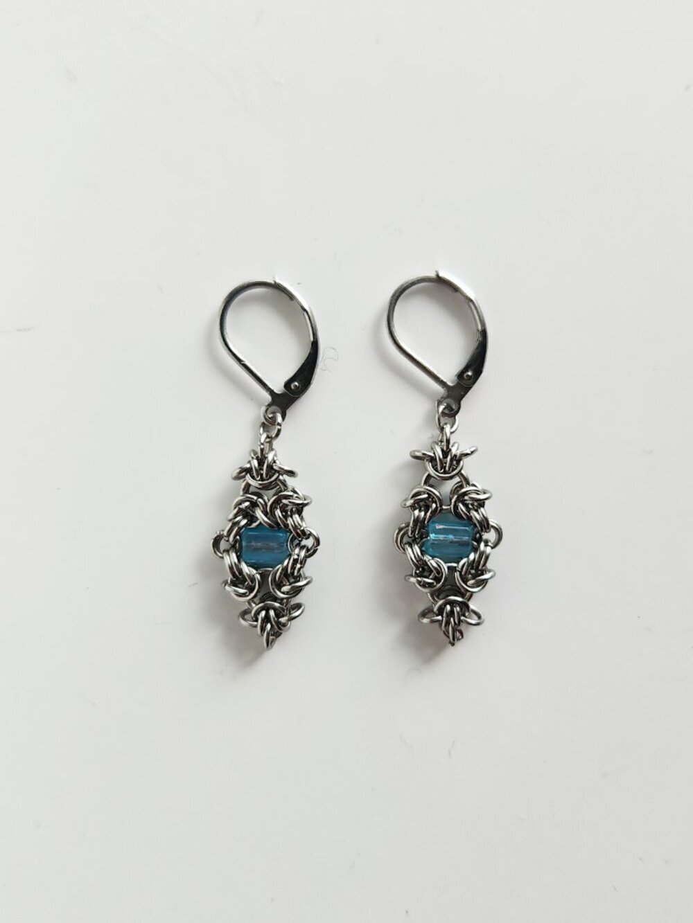 Medieval delicate and dainty silver and blue leverback earrings - Picture 6 of 9